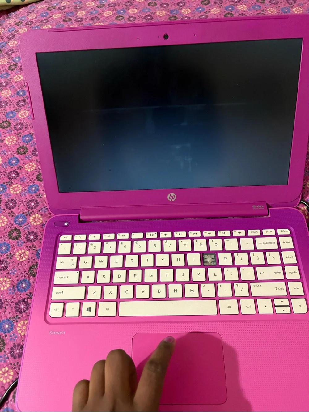 2016 HP STREAM Magenta Laptop size 13.3 inch LOCKED, NO CHARGER & O Key off